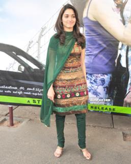 Tamannaah Bhatia feet photo thumbnail