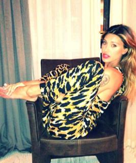 Belén Rodríguez feet photo thumbnail