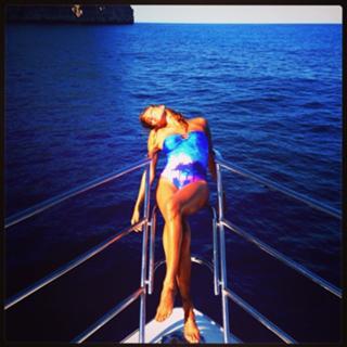 Belén Rodríguez feet photo thumbnail