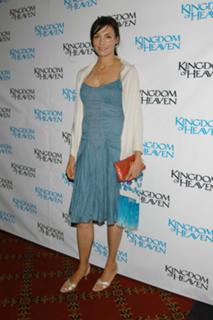 Famke Janssen feet photo thumbnail