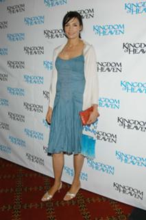 Famke Janssen feet photo thumbnail