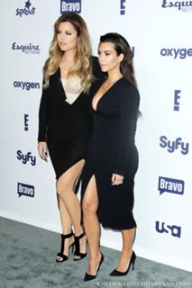 Khloé Kardashian feet photo thumbnail