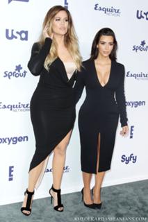 Khloé Kardashian feet photo thumbnail