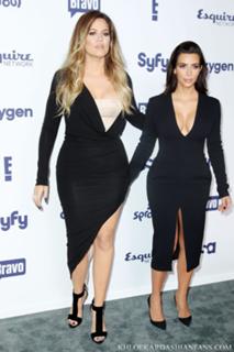 Khloé Kardashian feet photo thumbnail