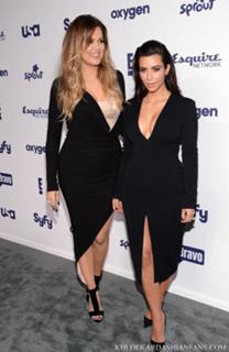 Khloé Kardashian feet photo thumbnail