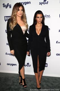 Khloé Kardashian feet photo thumbnail