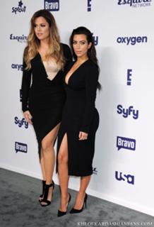 Khloé Kardashian feet photo thumbnail