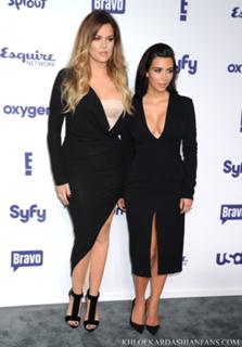 Khloé Kardashian feet photo thumbnail
