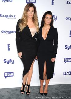 Khloé Kardashian feet photo thumbnail