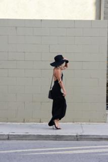 Vanessa Hudgens feet photo thumbnail