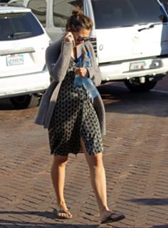 Maggie Gyllenhaal feet photo thumbnail