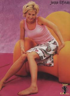 Jenna Elfman feet photo thumbnail