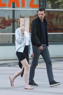 Jennifer Lawrence feet photo thumbnail