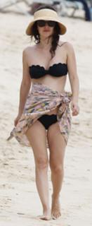 Rachel Bilson feet photo thumbnail