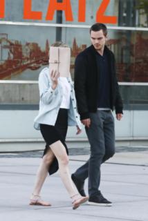Jennifer Lawrence feet photo thumbnail