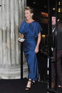 Emma Thompson feet photo thumbnail