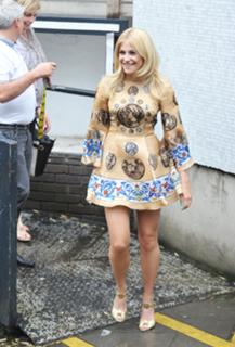 Pixie Lott feet photo thumbnail