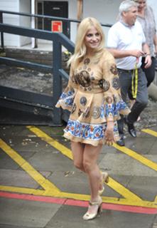 Pixie Lott feet photo thumbnail