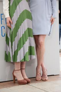 Julianne Moore feet photo thumbnail