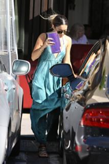 Vanessa Hudgens feet photo thumbnail