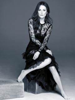 Julianne Moore feet photo thumbnail