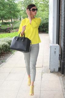 Lucy Mecklenburgh feet photo thumbnail