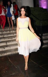 Lucy Mecklenburgh feet photo thumbnail