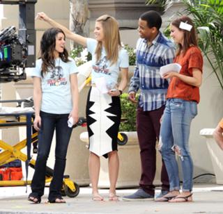 Jessica Stroup feet photo thumbnail