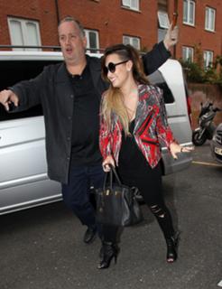 Demi Lovato feet photo thumbnail