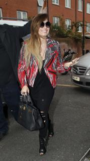 Demi Lovato feet photo thumbnail