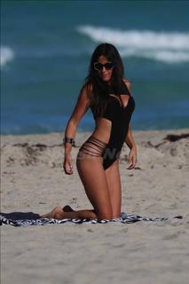 Claudia Romani feet photo thumbnail