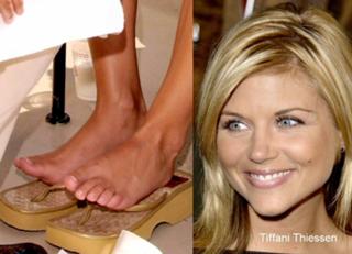 Tiffani Thiessen feet photo thumbnail
