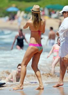 Paige Butcher feet photo thumbnail