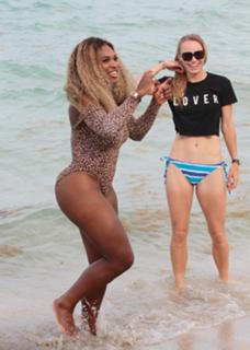 Serena Williams feet photo thumbnail