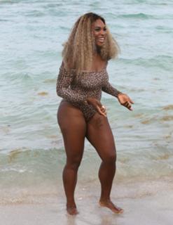 Serena Williams feet photo thumbnail
