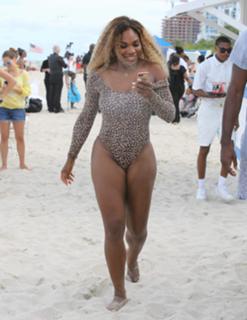 Serena Williams feet photo thumbnail