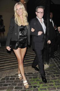 Denise Van Outen feet photo thumbnail