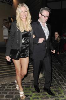 Denise Van Outen feet photo thumbnail