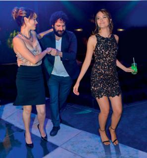 Juliana Paiva feet photo thumbnail