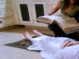 Rose McGowan feet photo thumbnail