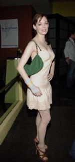Rose McGowan feet photo thumbnail