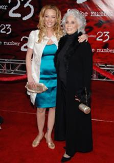 Virginia Madsen feet photo thumbnail