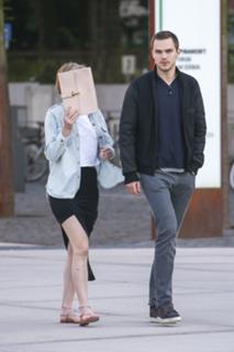 Jennifer Lawrence feet photo thumbnail