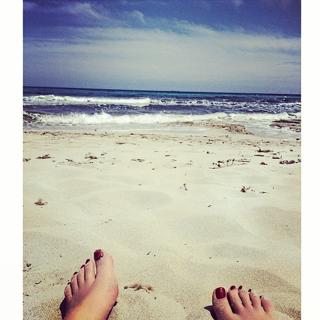 Xenia Tchoumitcheva feet photo thumbnail