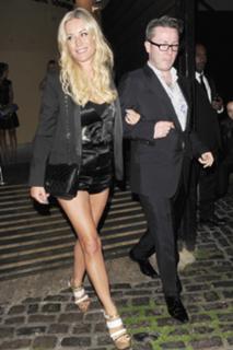 Denise Van Outen feet photo thumbnail