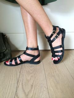 Alessia Marcuzzi feet photo thumbnail