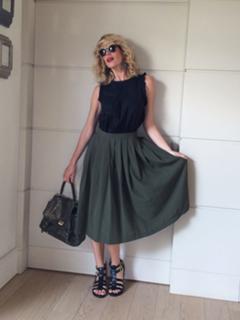 Alessia Marcuzzi feet photo thumbnail