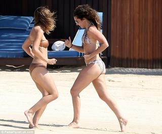 Katharine McPhee feet photo thumbnail