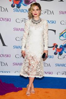 Sophia Bush feet photo thumbnail