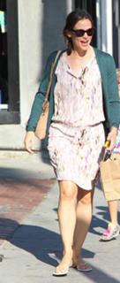 Jennifer Garner feet photo thumbnail